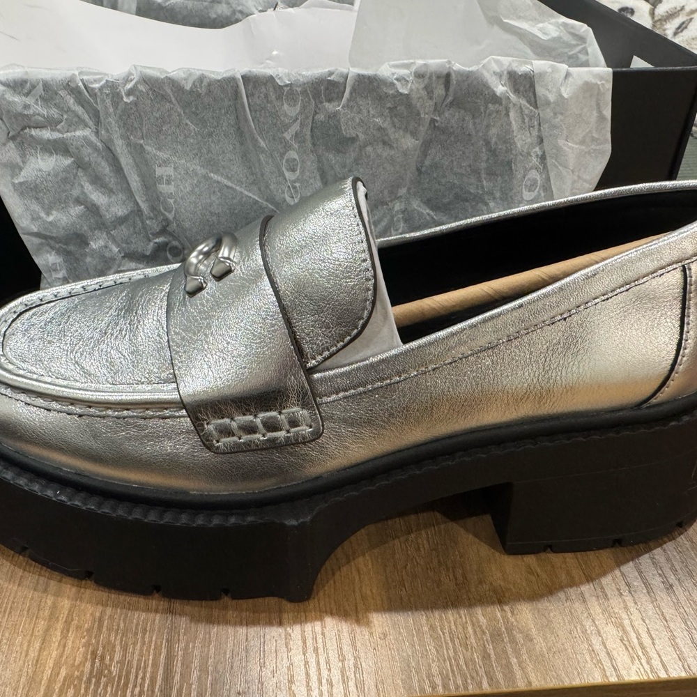Coach Leah Silver Loafers - Size 8 Womens - Picture 3 of 7